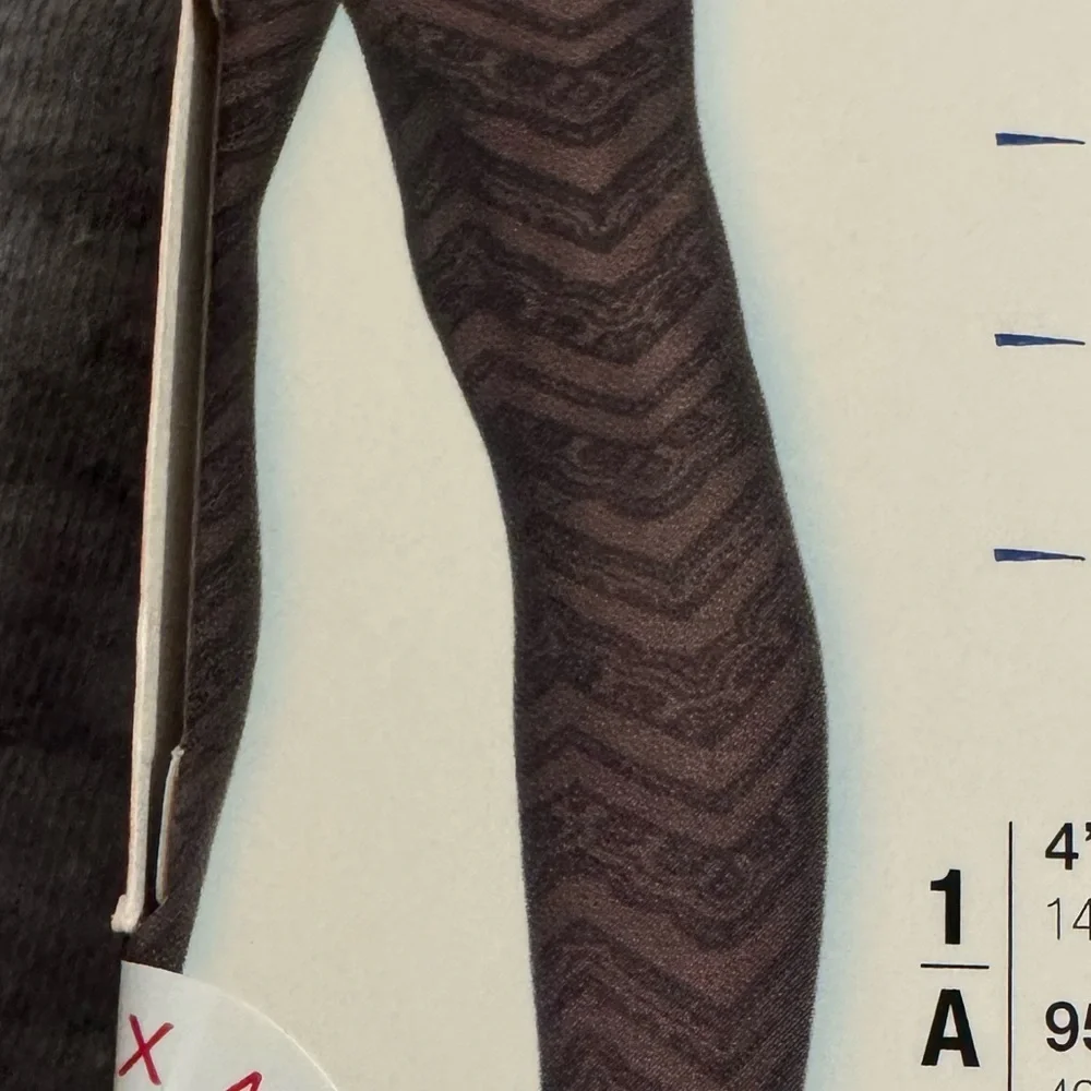 Assets by Spanx Textured Lace Zigzag Shaping Tights Black Size 4/D